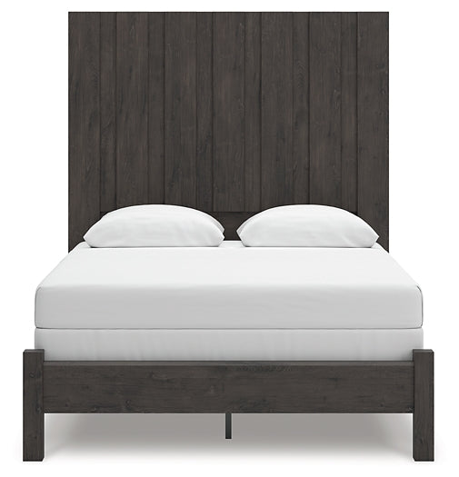 Fraluna Queen Panel Bed